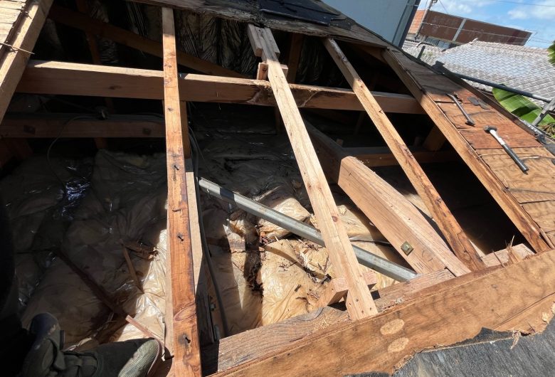 ,番長,つくば市,つくばみらい市,土浦市,阿見町,牛久市,龍ケ崎市,石岡市,稲敷市,牛久市,美浦村,利根町,取手市,守谷市,かすみがうら市,茨城県,千葉県,屋根葺き替え,工事,雨守り番長,屋根工事,屋根,雨樋,修理,外壁,外壁張替工事,リフォーム,カバー工法,内装工事,雨漏り,雨守り番長,コロニアル,Tルーフ,シングル屋根,横暖ルーフ,板金屋根,瓦,トタン,スレート,ガルバリウム鋼板,ルーフィング,予防,診断,お家,早期発見,お家のことなら,診断,ディプロマットスター